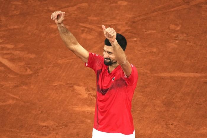 九游-德约科维奇重返赛场，持续失利首场状态出色，老鹰观众沸腾！