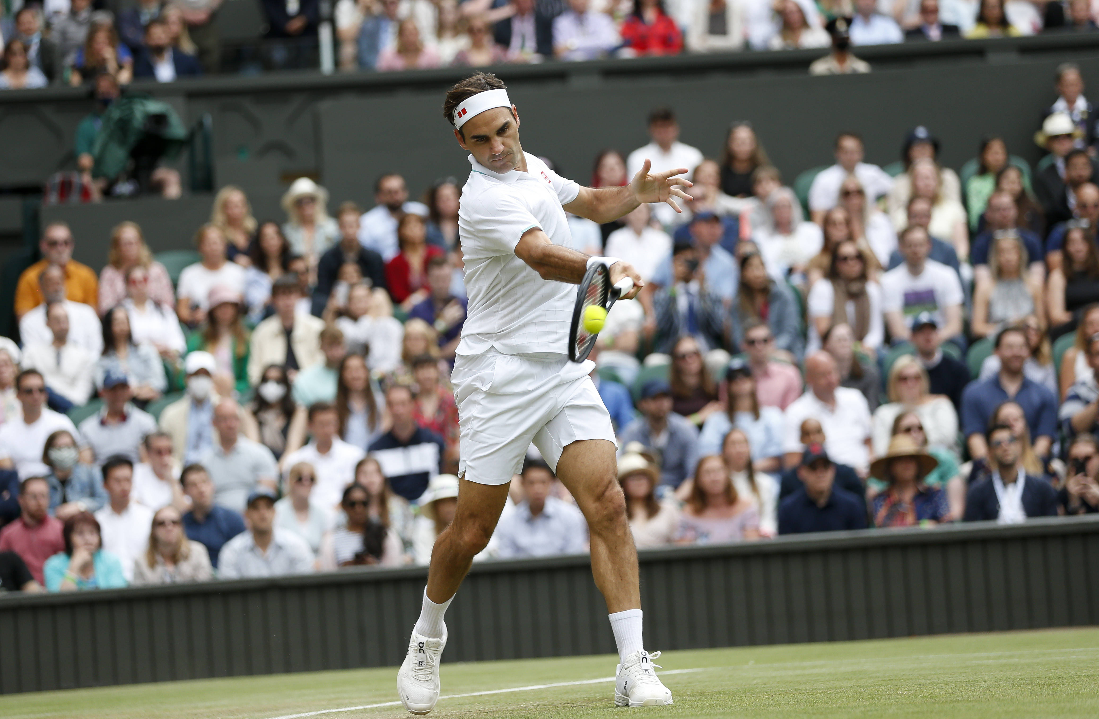 九游-费德勒意外战胜巴黎圣日耳曼，比赛规则变更引爆全场！