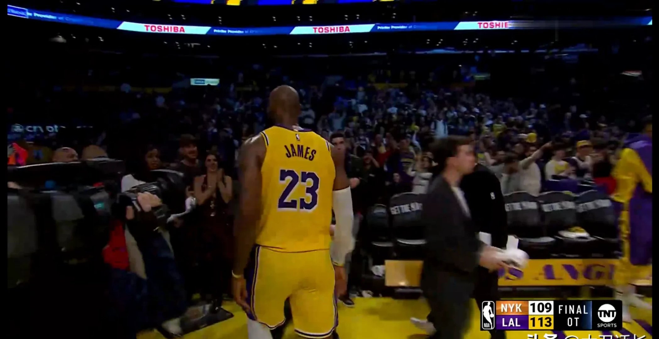 九游体育-詹姆斯重要时刻最后时刻胜出，DWG带队取胜！