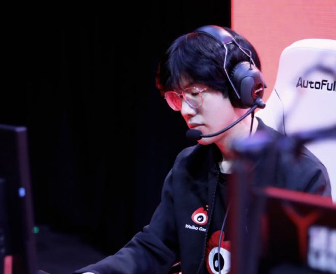 九游- theshy第一把滑板鞋回放 